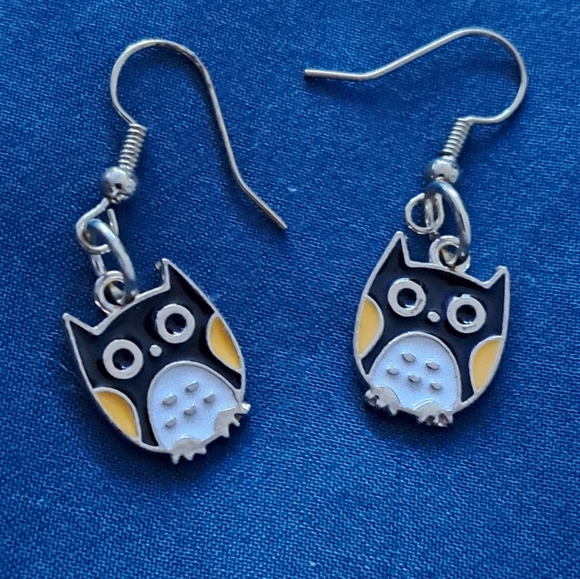 Cute Owl Earrings in Black and Yellow - Picture 2 of 5